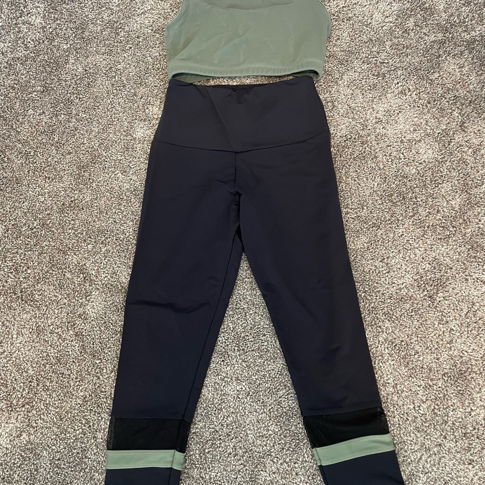 Onzie lightly used leggings and bra top